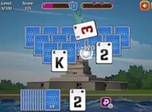 Holiday Tripeaks Solitaire Online Puzzle Game